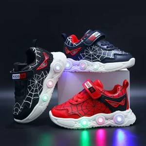 Baskets LED garçon avec motif toile d’araignée – sneakers lumineuses tendance
